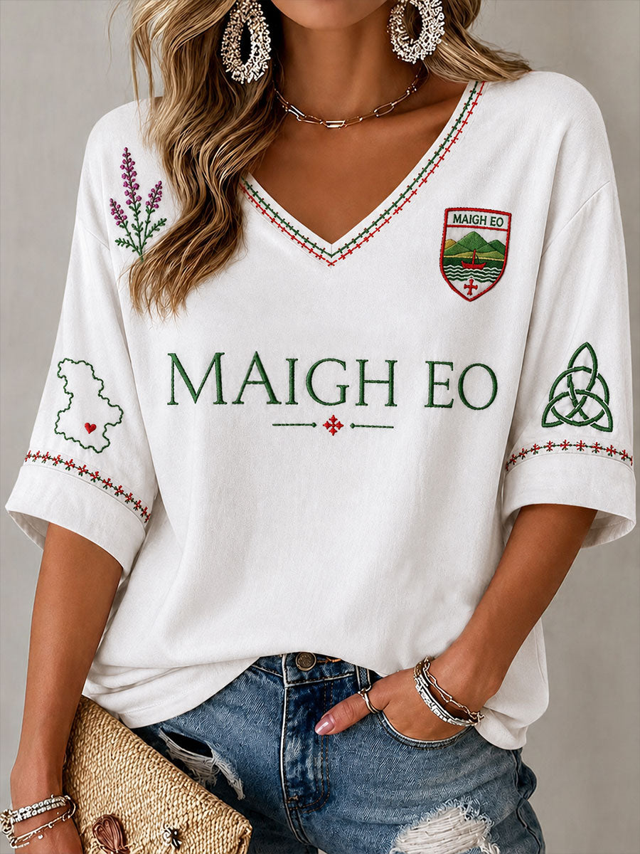 Kvinnors Maigh Eo Mitt-ängde ärmar V-Hack T-shirt
