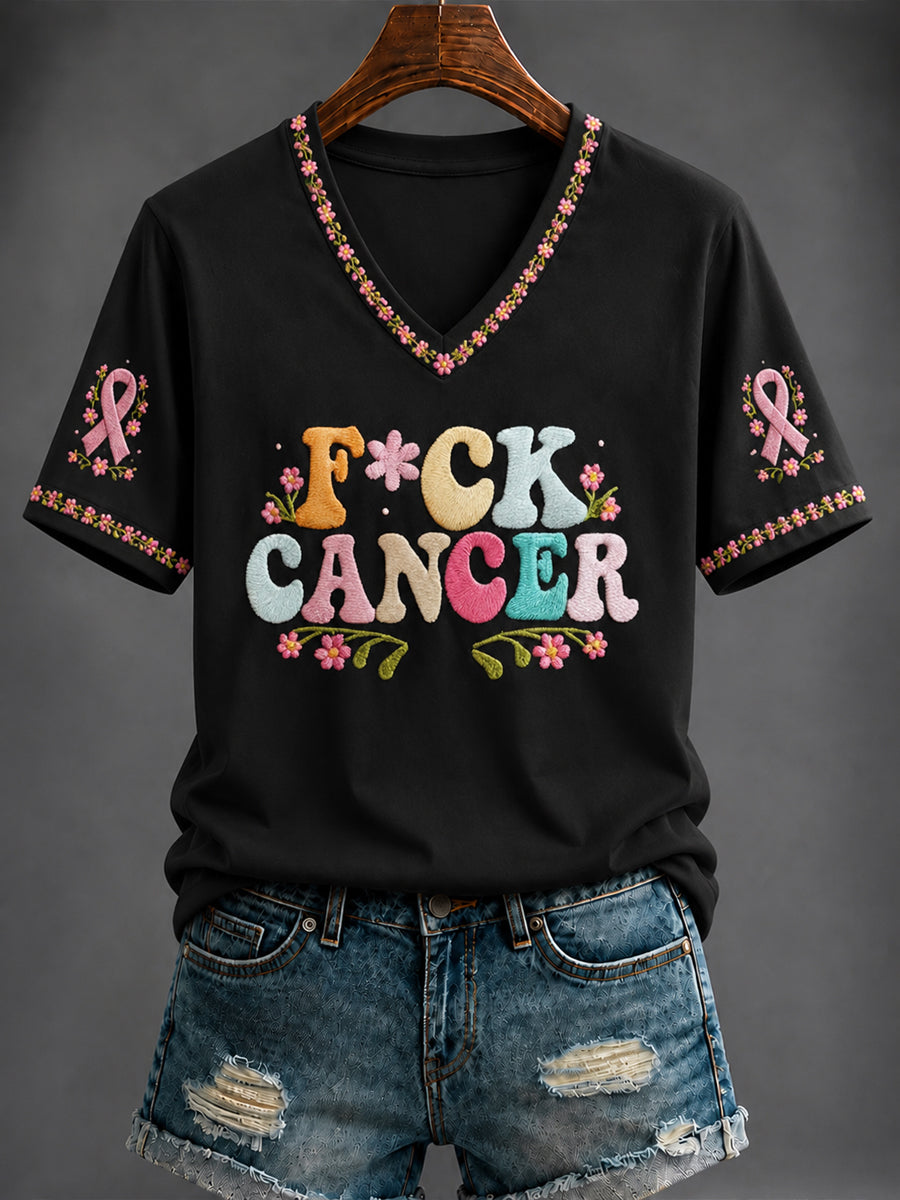 Kvinnlig bröstcancerrosa tryckt t-shirt med v-ringning