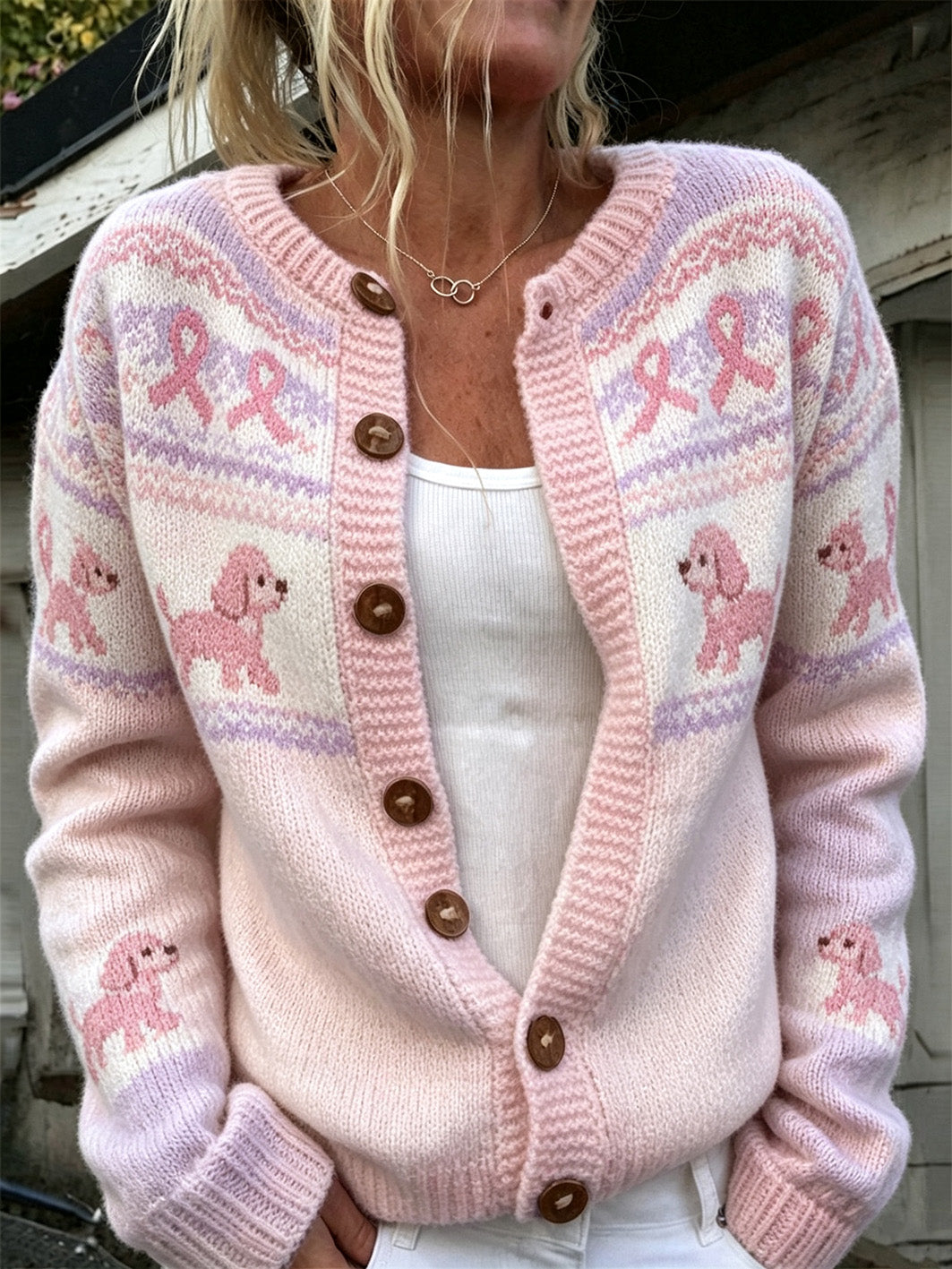 Kvinnlig söt kofta med hund- och rosa välgörenhetsbandsmönster, avslappnad stil