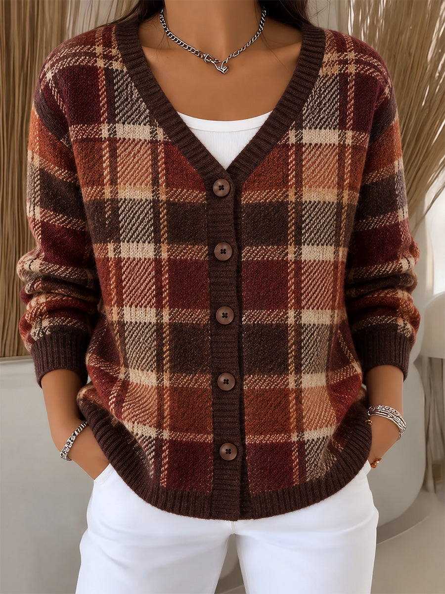 Damvintercardigan i vintagestil med rutigt tryck och patchworkdesign