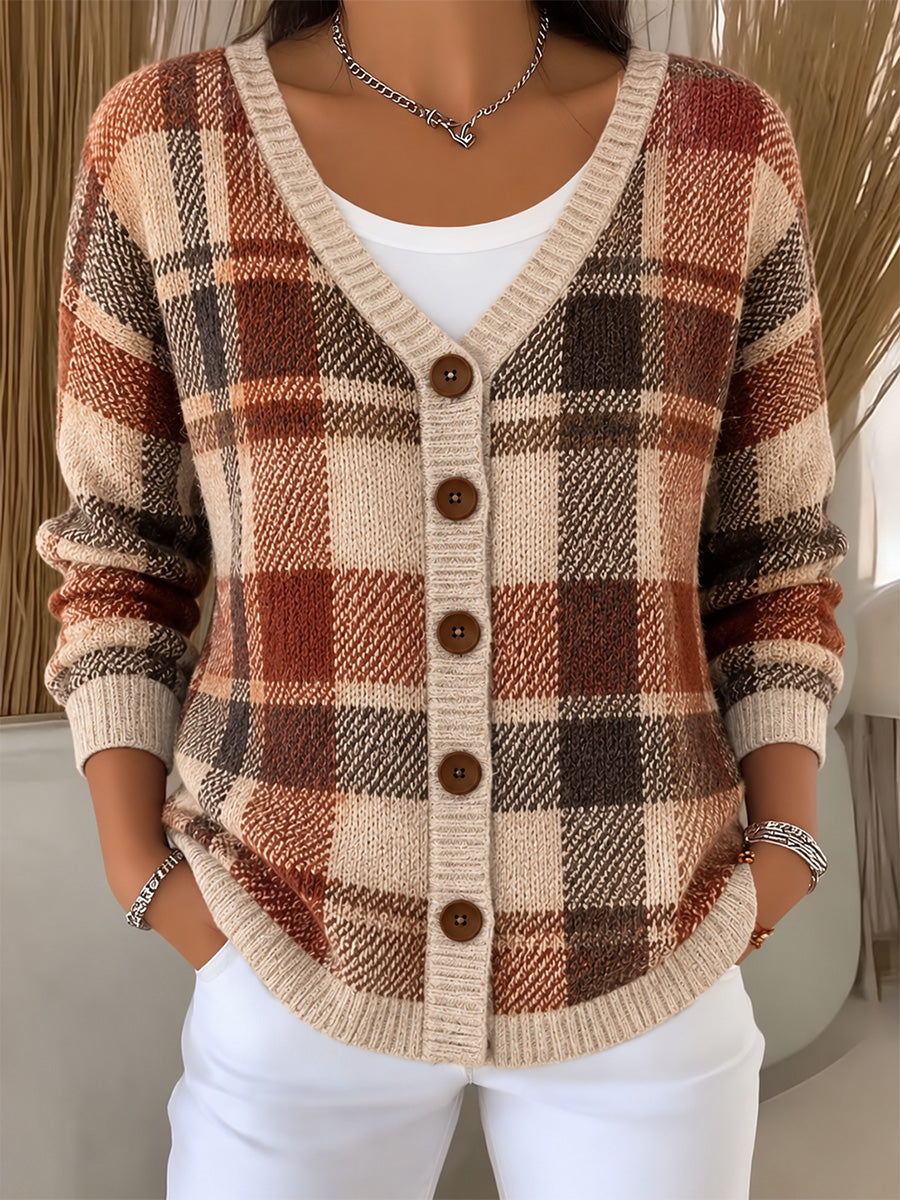 Damvintercardigan i vintagestil med rutigt tryck och patchworkdesign