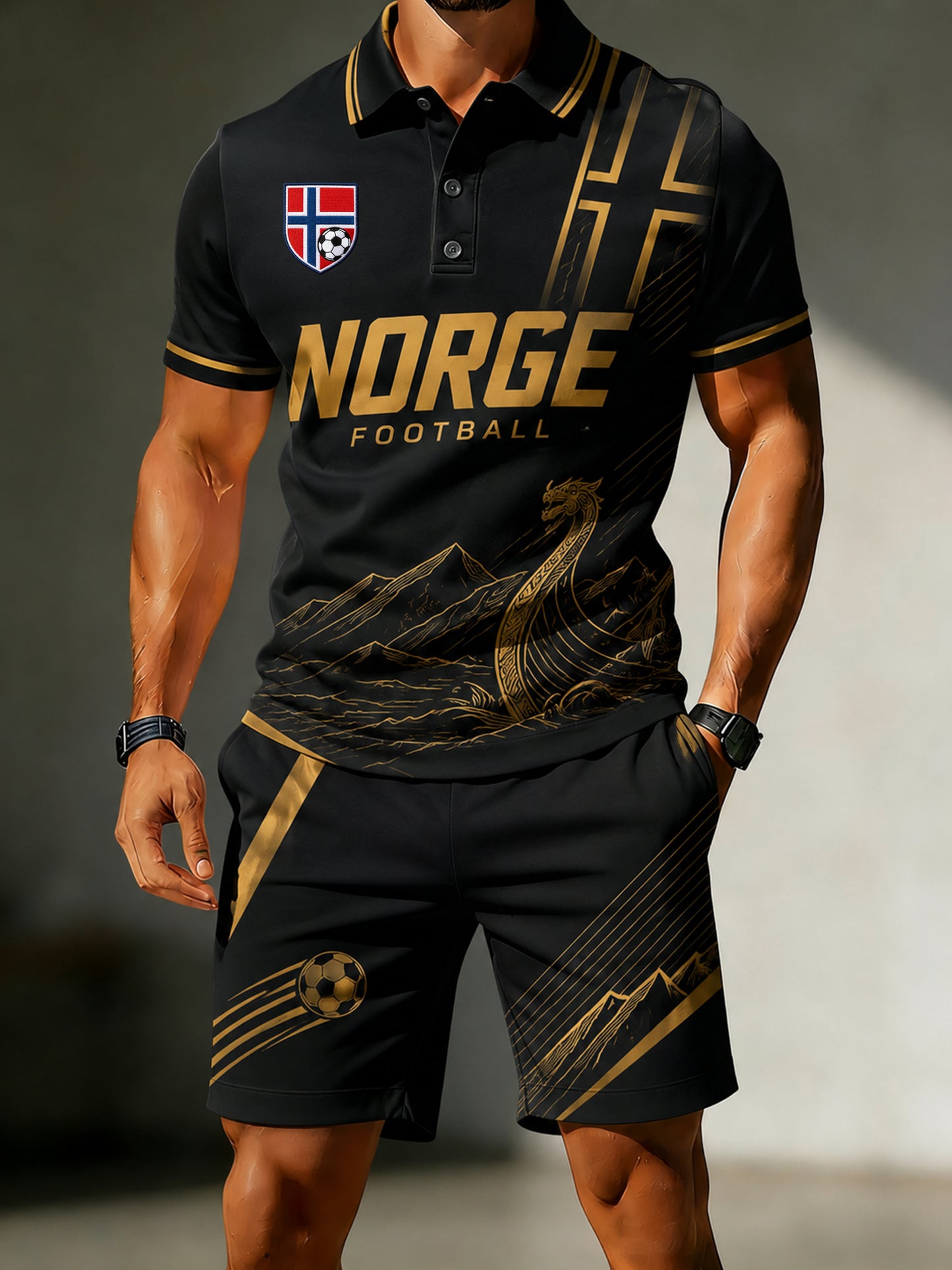 Herrset med konsttryckspolo i norskt fotbollstema