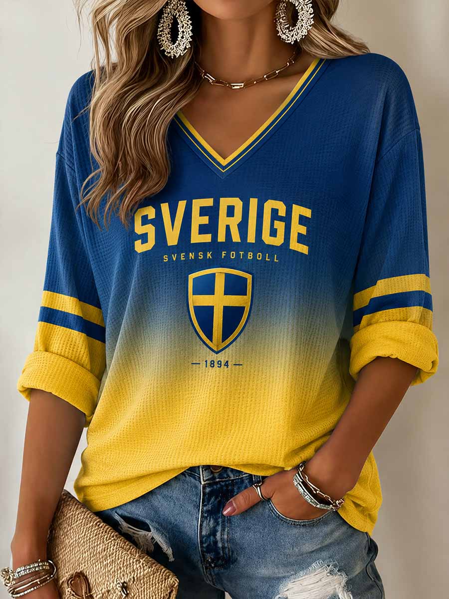 Retro svensk fotbollssupporter som hejar konsttryck avslappnad topp