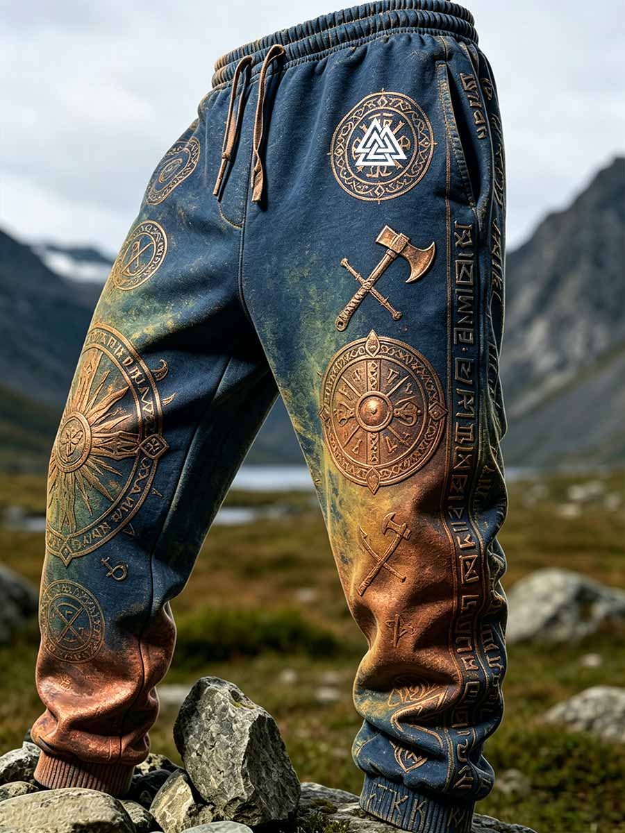 Mansbyxor med äldre vikingamönster i konststil