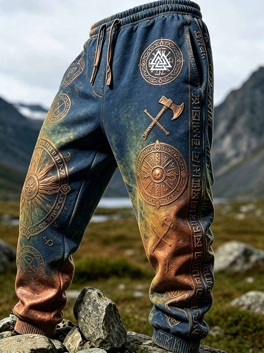 Mansbyxor med äldre vikingamönster i konststil