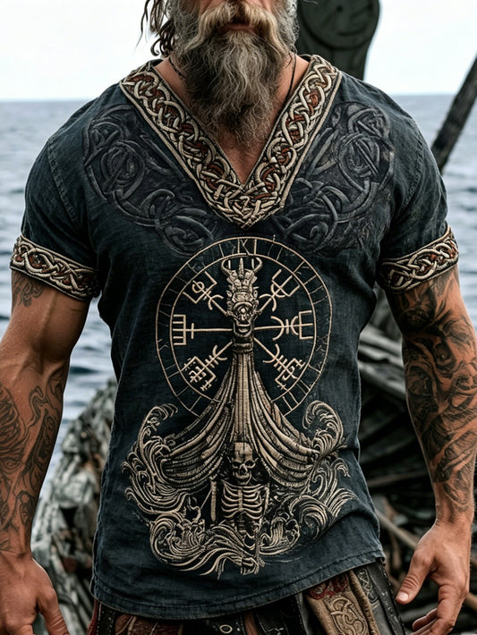 Herrlig t-shirt i retrovikingastil med piratskallsmönster, tillverkad av bomull och linne