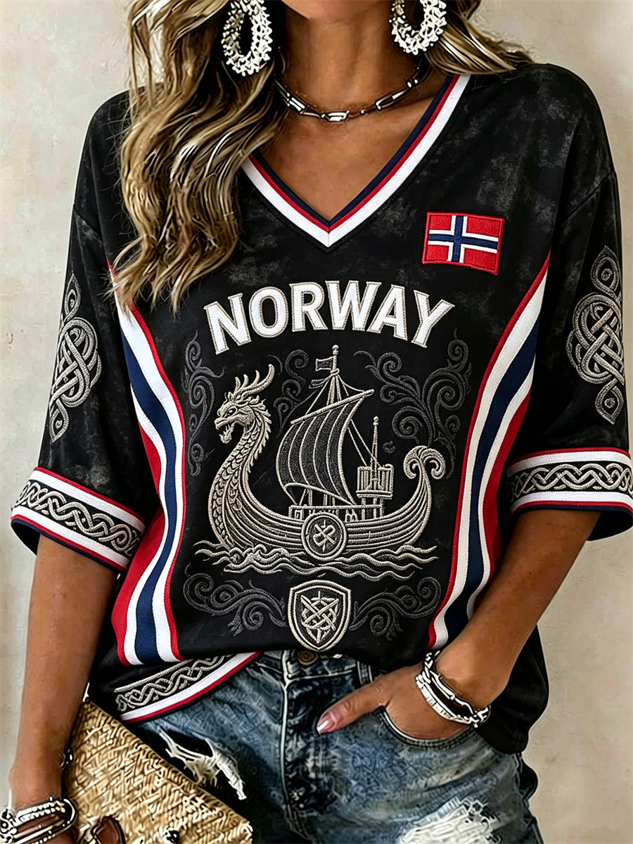 Dammössa med nordisk vikingaskepp, keltisk knut och flaggtryck, middlångärmad t-shirt med V-ringning