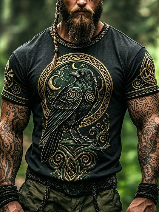 Retro vikingisk grafiskt tryckt t-shirt i nordisk stil för vardagsbruk