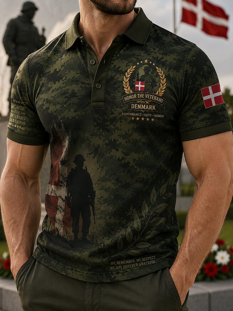 Herrpolotröja med korta ärmar och grafiskt tryck till minne av före detta militärer