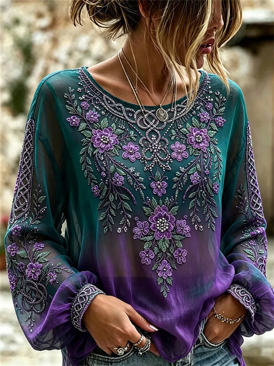 Damskjorta i klassiskt lila med blommönster, keltiska knutar och övergångsfärg i bomull-linne