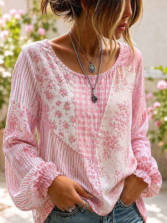 Damskjorta i rosa med blommönstrad patchwork, konst och bomullslinne