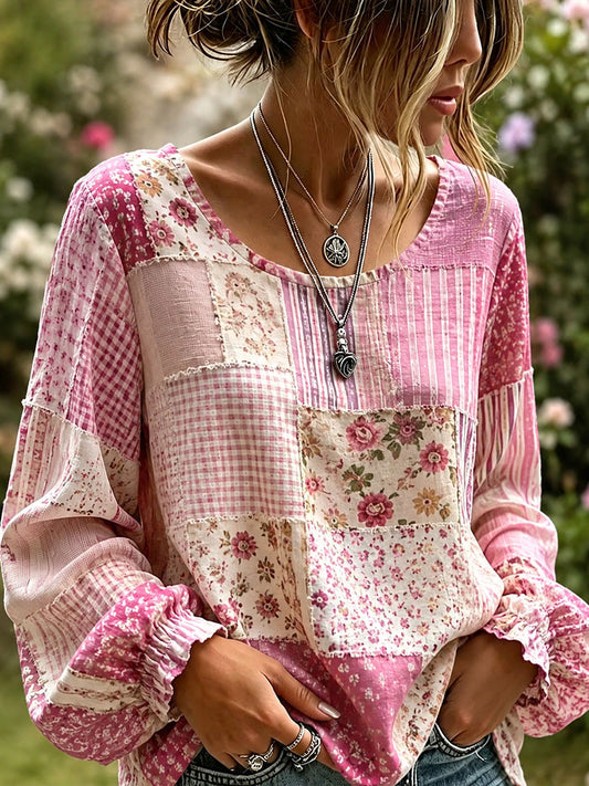 Damskjorta i rosa med blommönstrad patchwork, konst och bomullslinne