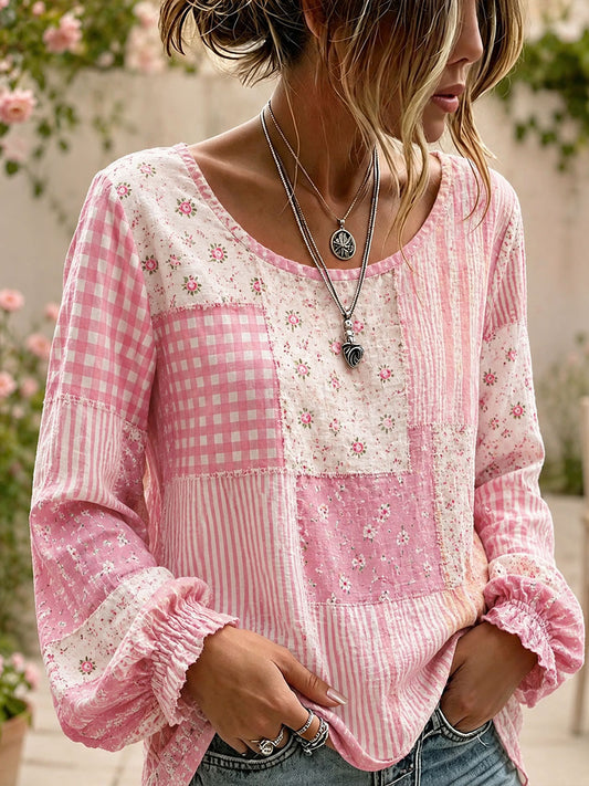 Damskjorta i rosa med blommönstrad patchwork, konst och bomullslinne