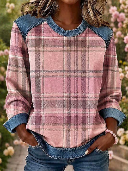 Kvinnlig jeansblus med rutigt tryck och tygtyll