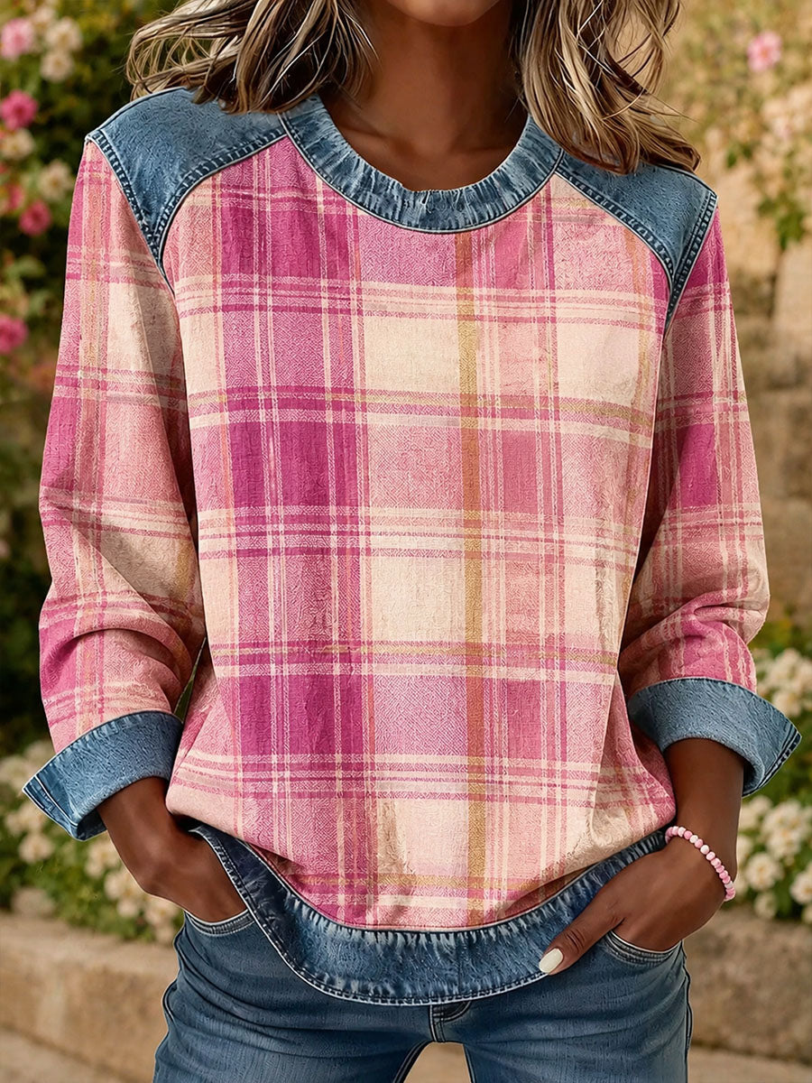 Kvinnlig jeansblus med rutigt tryck och tygtyll