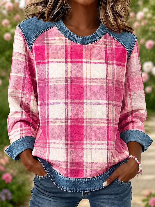 Kvinnlig jeansblus med rutigt tryck och tygtyll