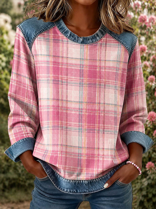 Kvinnlig jeansblus med rutigt tryck och tygtyll