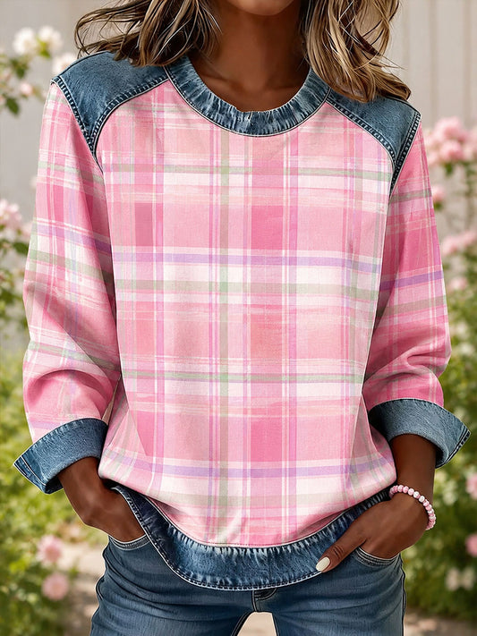Kvinnlig jeansblus med rutigt tryck och tygtyll