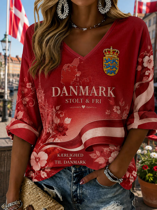 Dammössa med patriotiskt motiv och v-ringning