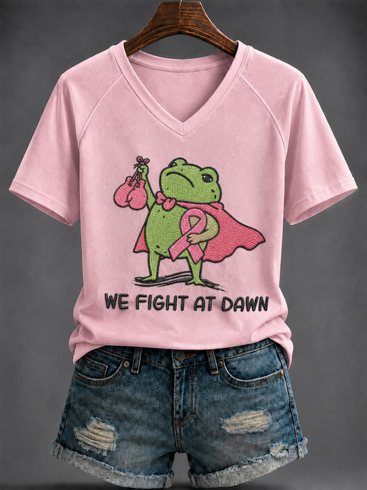 Kvinnlig bröstcancerrosa tryckt t-shirt med v-ringning
