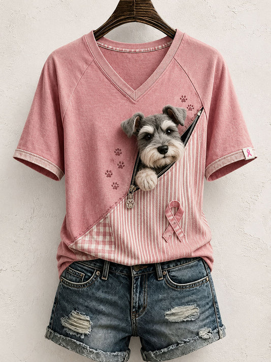 Kvinnlig söt t-shirt i patchwork med schnauzer-mönster och konstverk