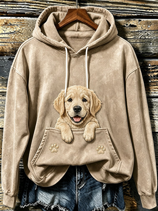 Kvinnors ljuvliga tittande gyllene retriever & tassar Skriv ut huvad