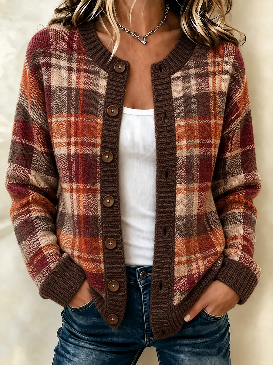 Damvintercardigan i vintagestil med rutigt tryck och patchworkdesign
