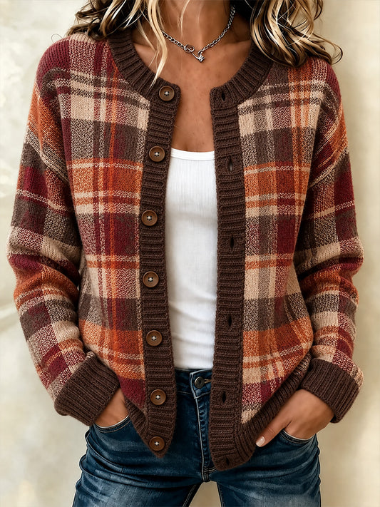 Damvintercardigan i vintagestil med rutigt tryck och patchworkdesign