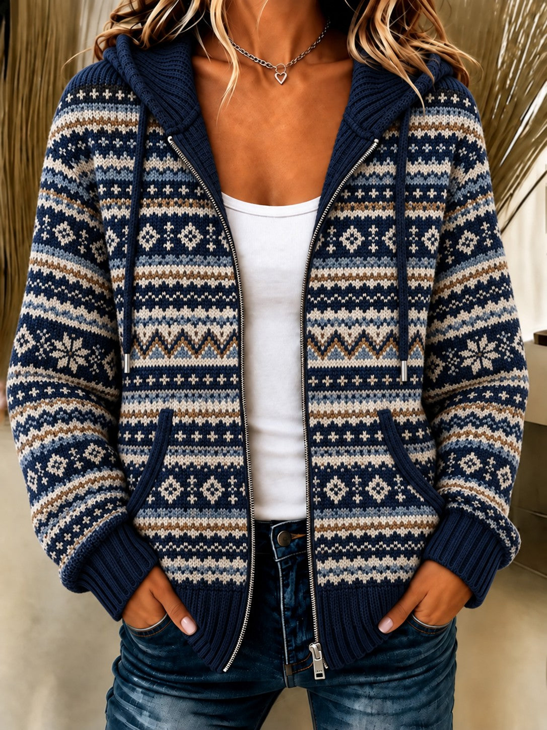 Mjuk stickad hoodie för kvinnor